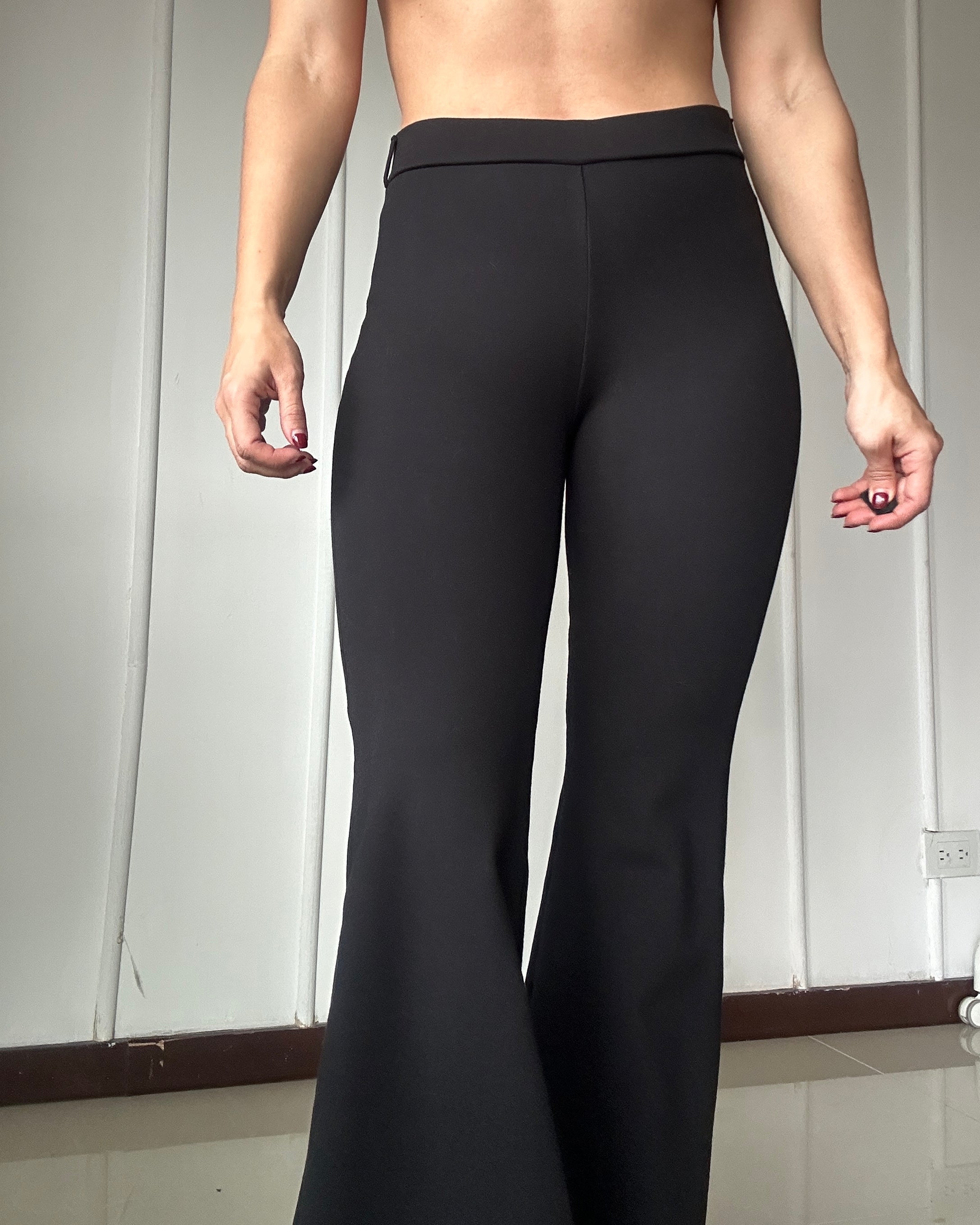 Pantalón Negro Flare - Talla M