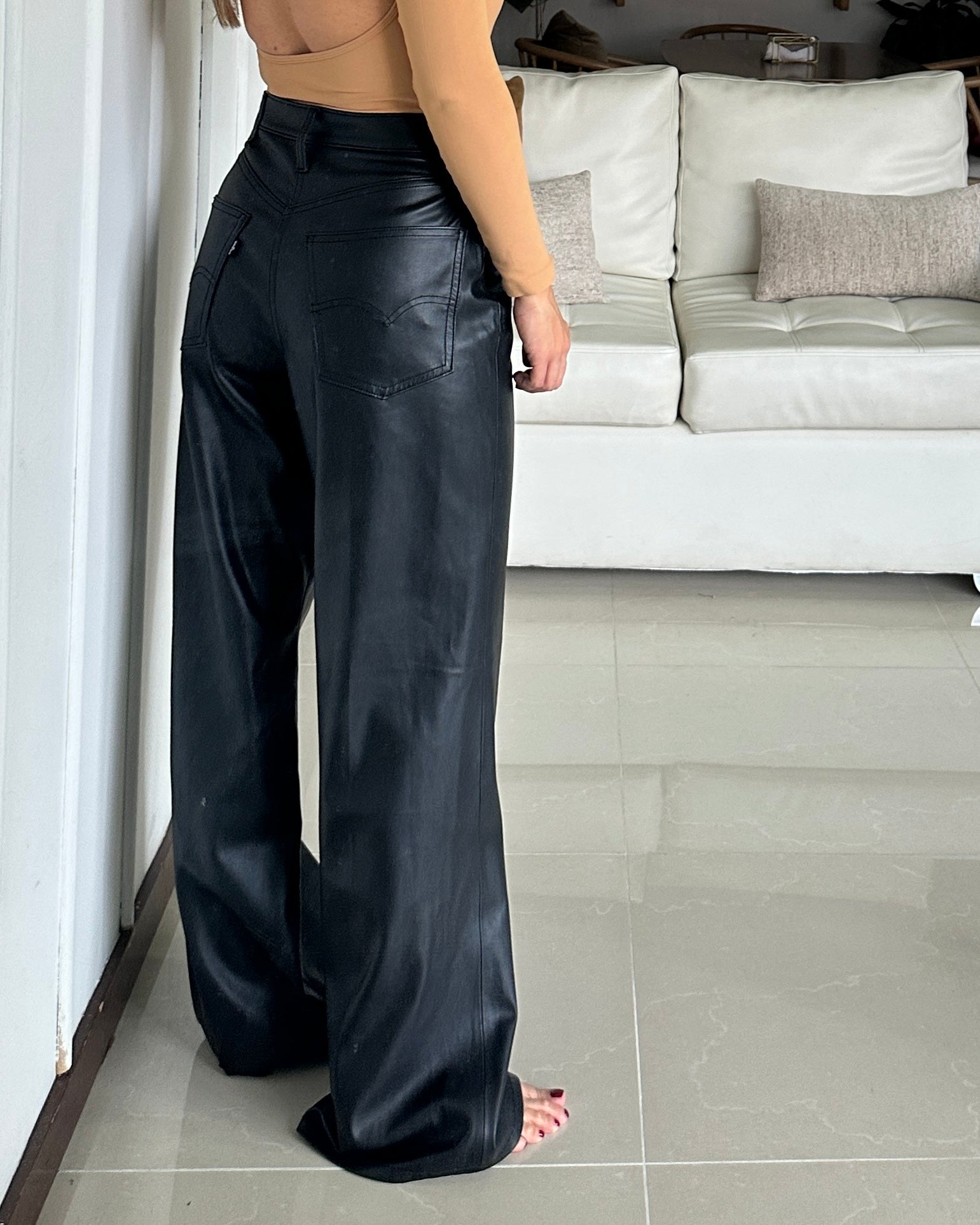 Levi´s - 70s High Flare - Cuero Sintético Negro - Talla 29