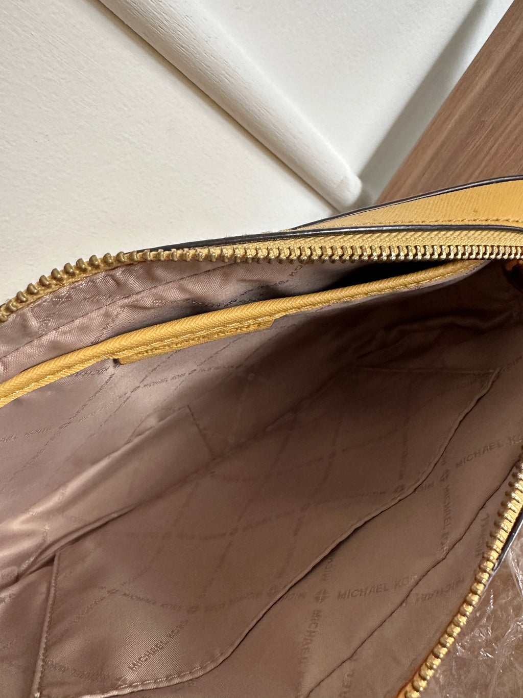 Bolso Crossbody Jet Set Amarillo - Michael Kors