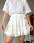 Falda Blanca Corta En Capas Con Encaje - Talla M/L
