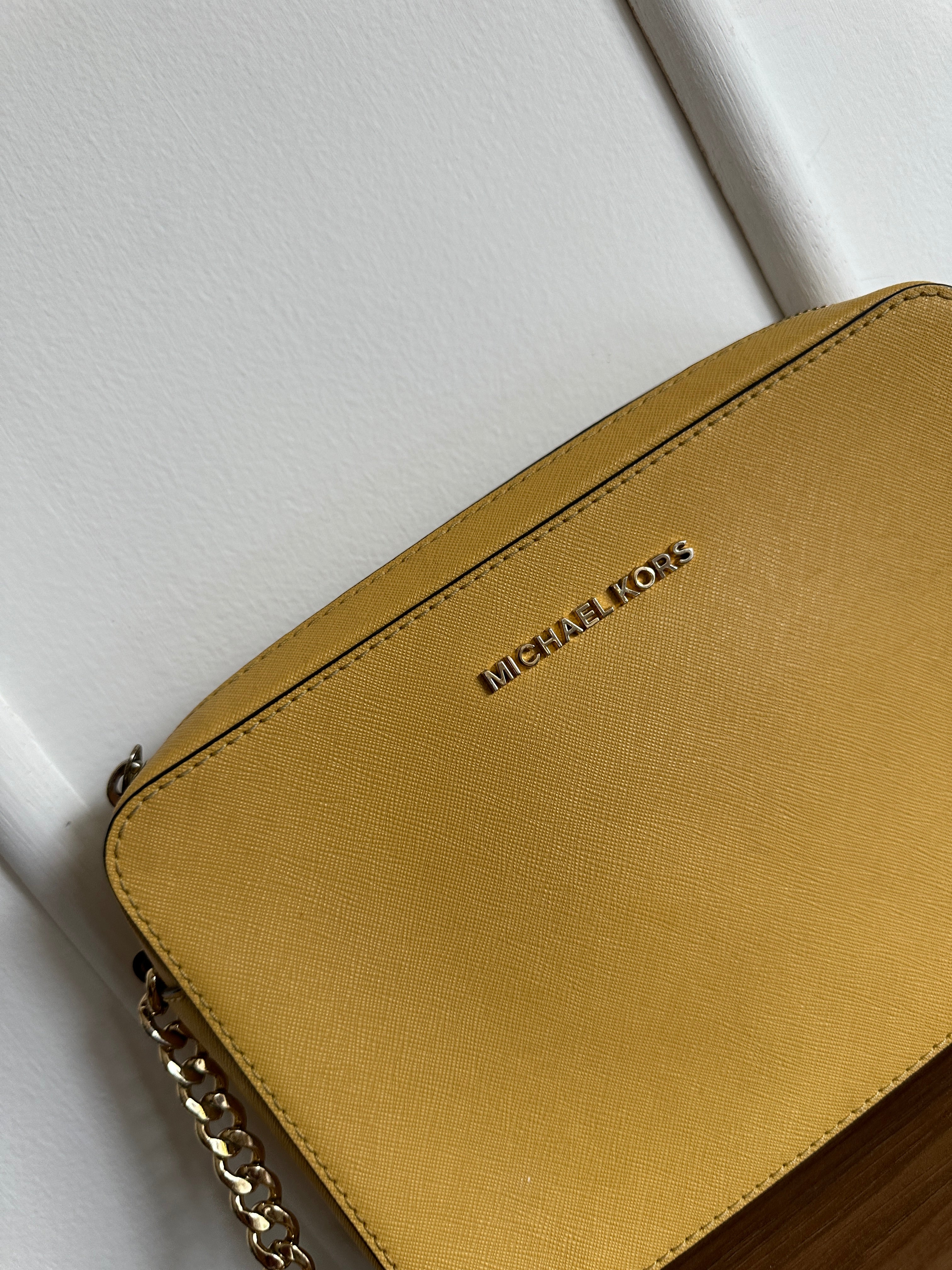 Bolso Crossbody Jet Set Amarillo - Michael Kors
