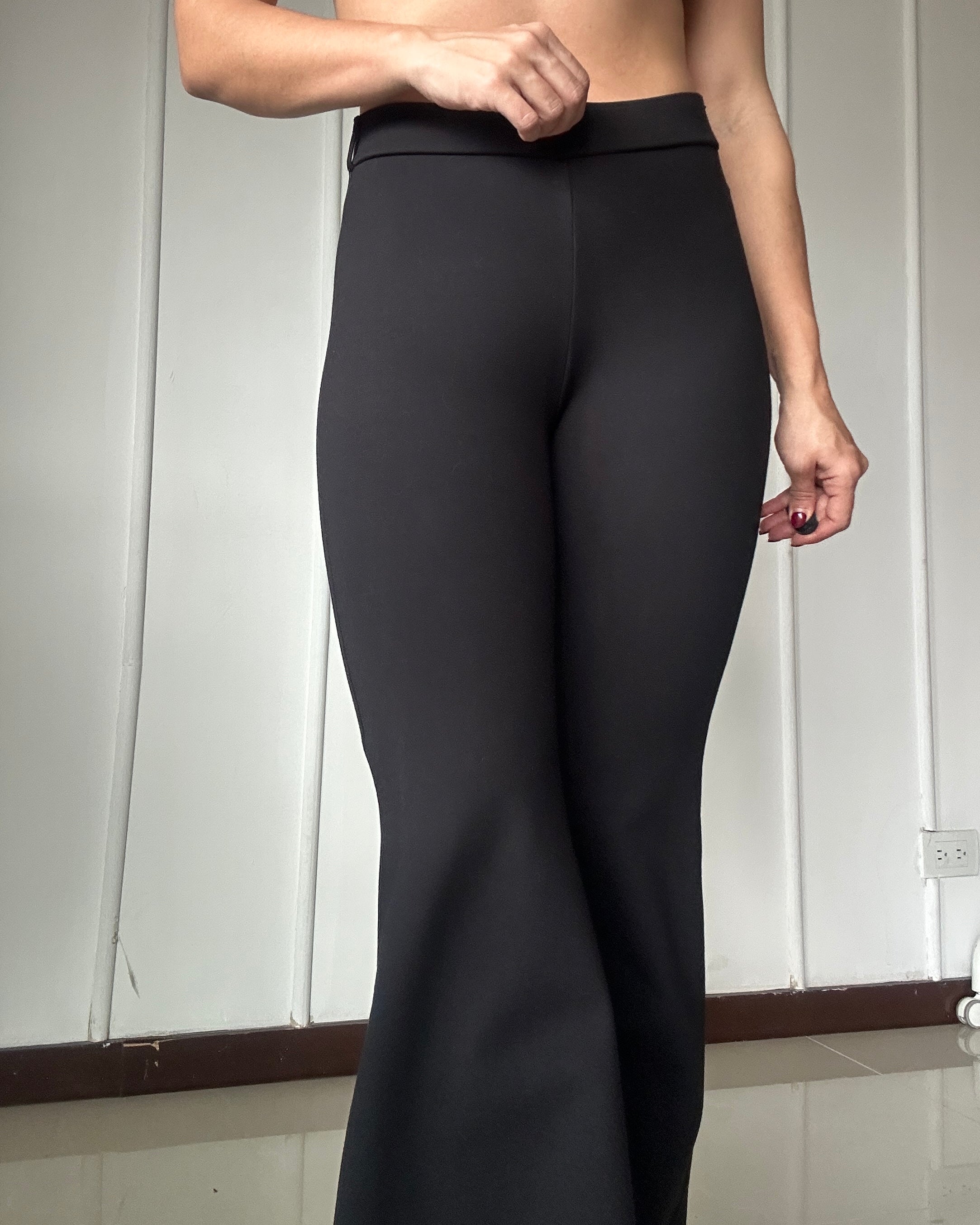Pantalón Negro Flare - Talla M