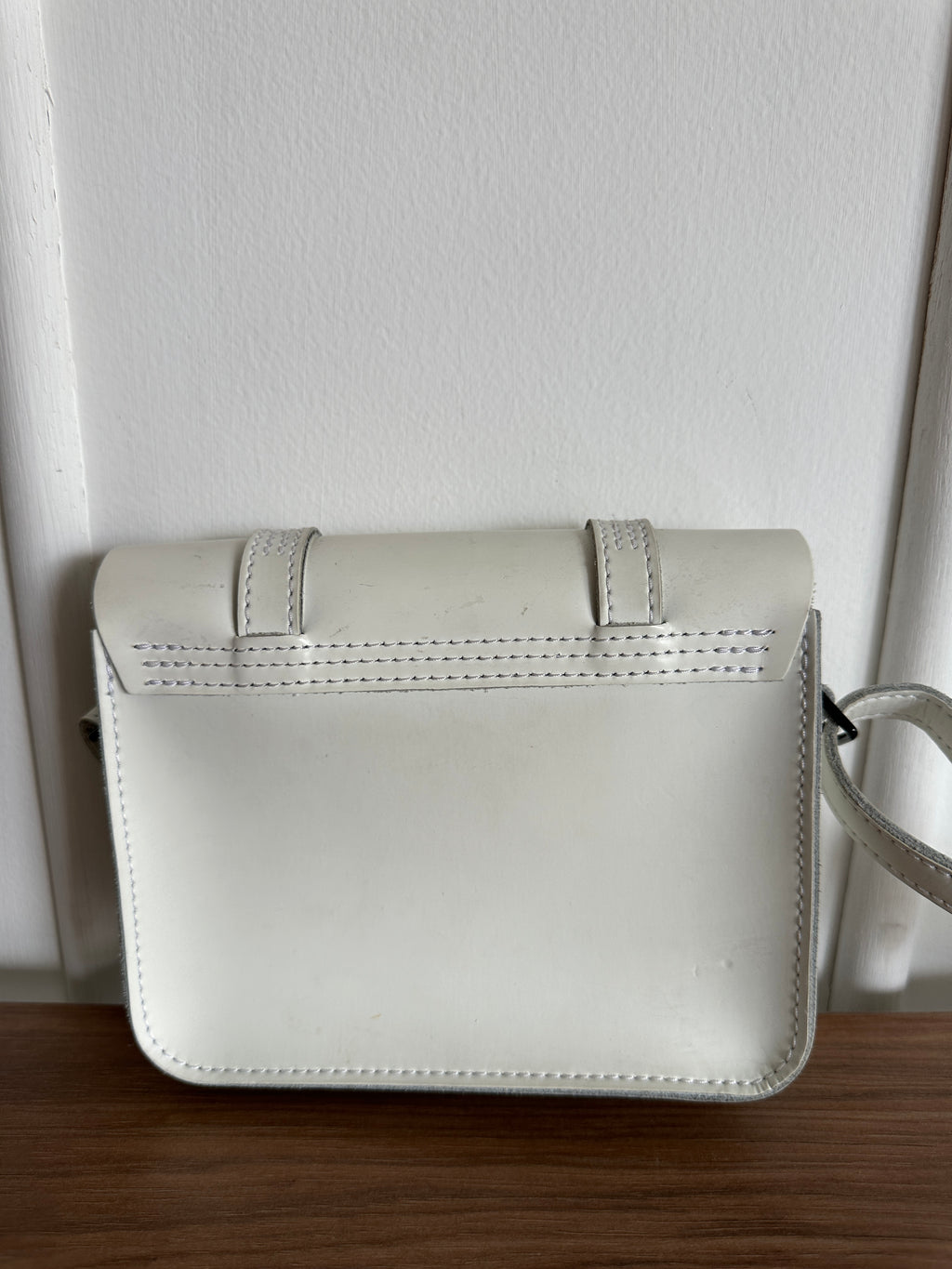 Bolso Satchel Blanco - Dr. Martens - 7"