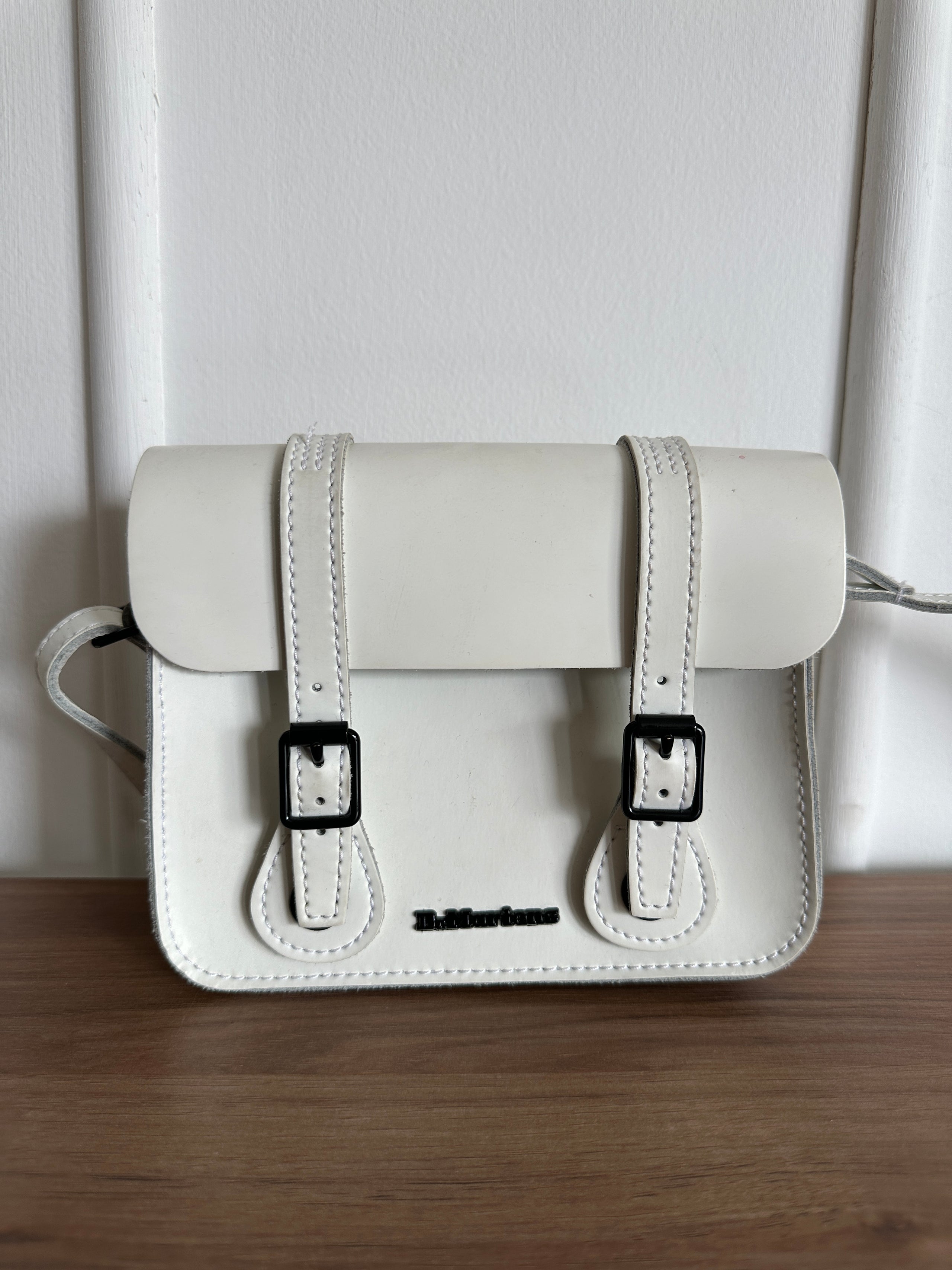Bolso Satchel Blanco - Dr. Martens - 7"
