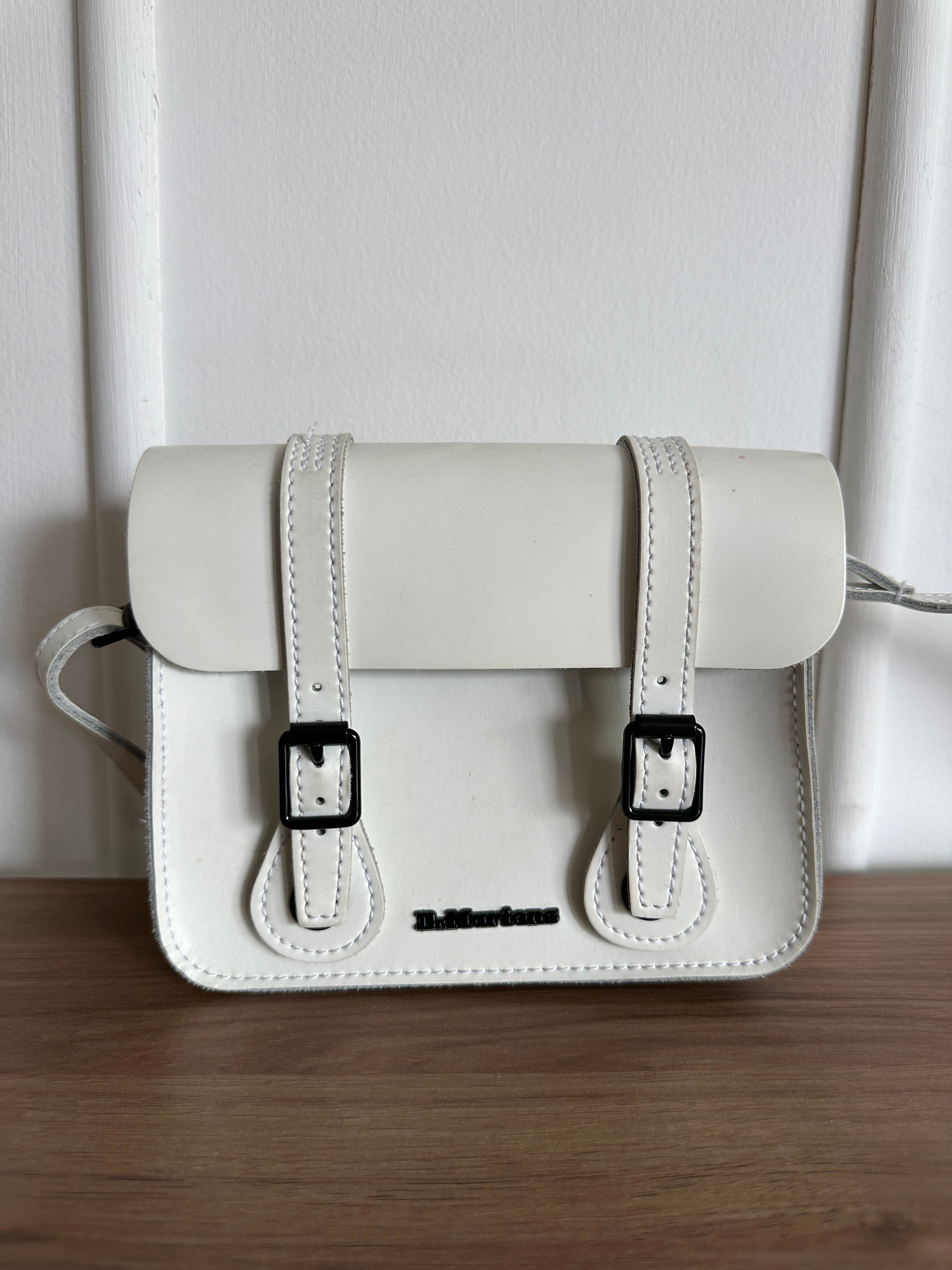Bolso Satchel Blanco - Dr. Martens - 7"