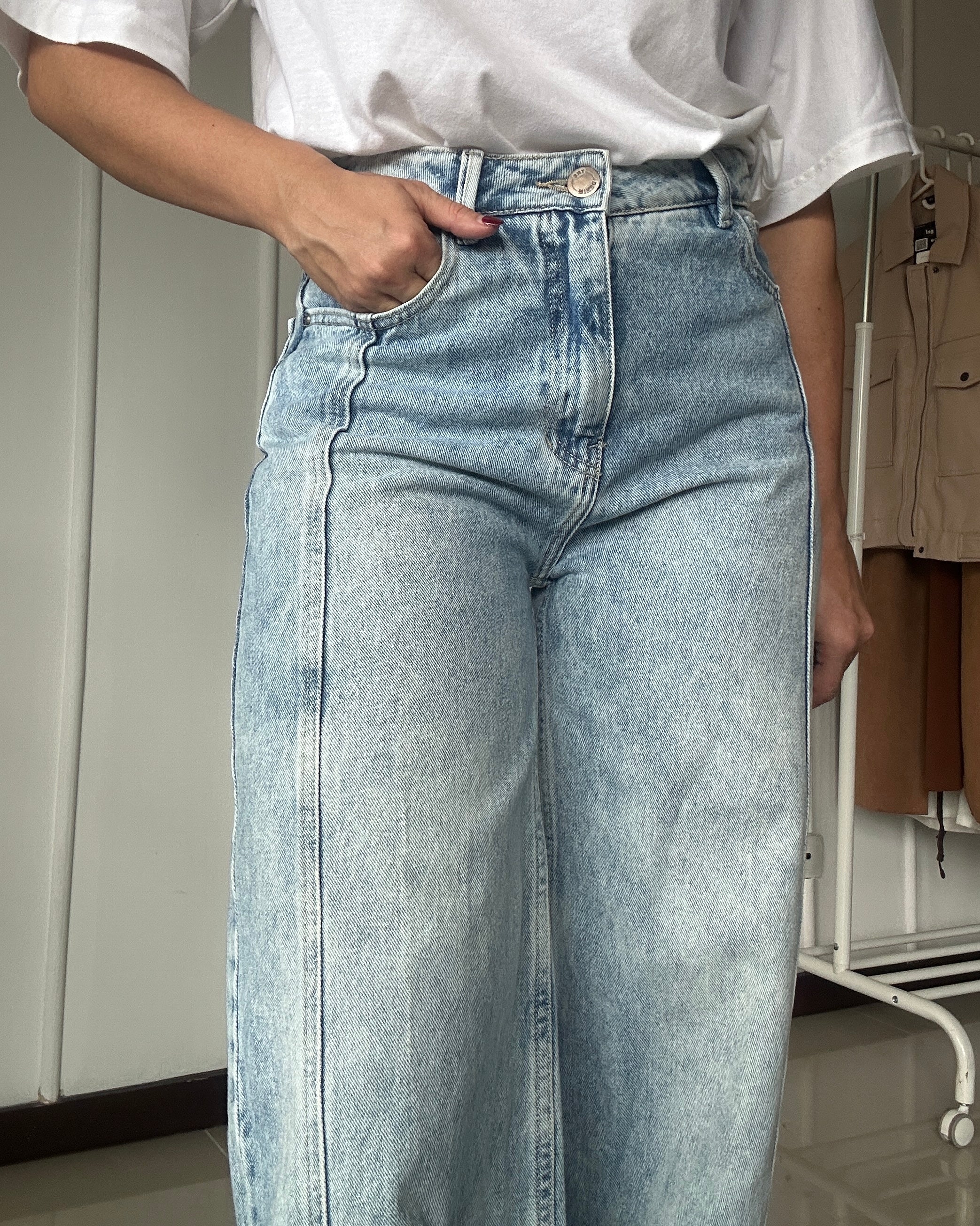 Jean Tennis Wide Leg con Corte Lateral - Talla 6