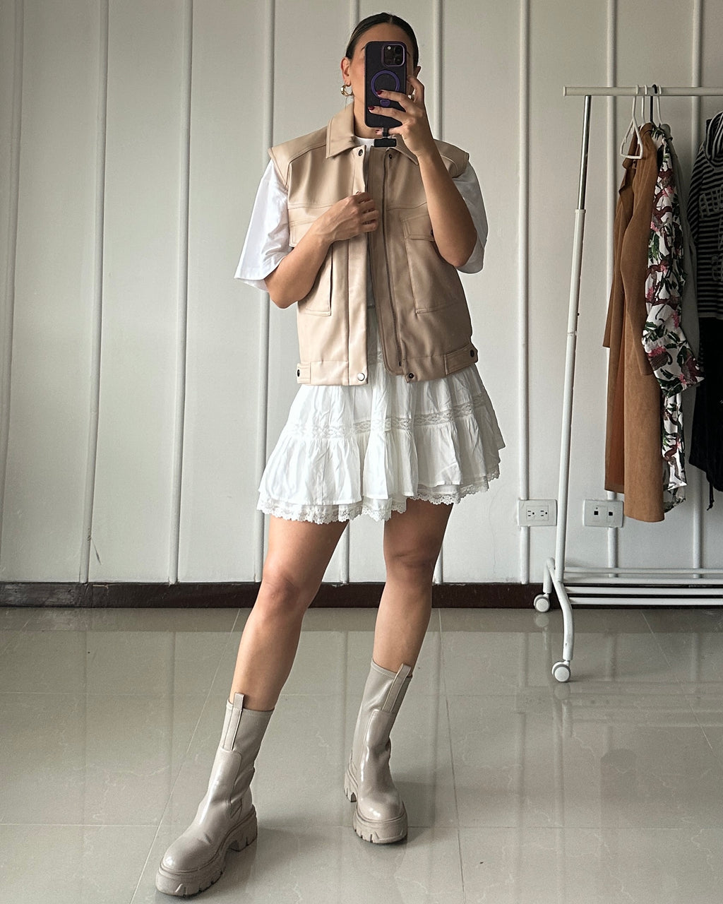 Falda Blanca Corta En Capas Con Encaje - Talla M/L